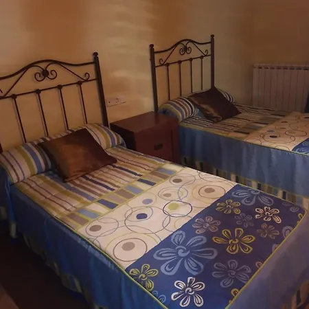 Apartamentos Farrai Llova Seniu Esterno foto